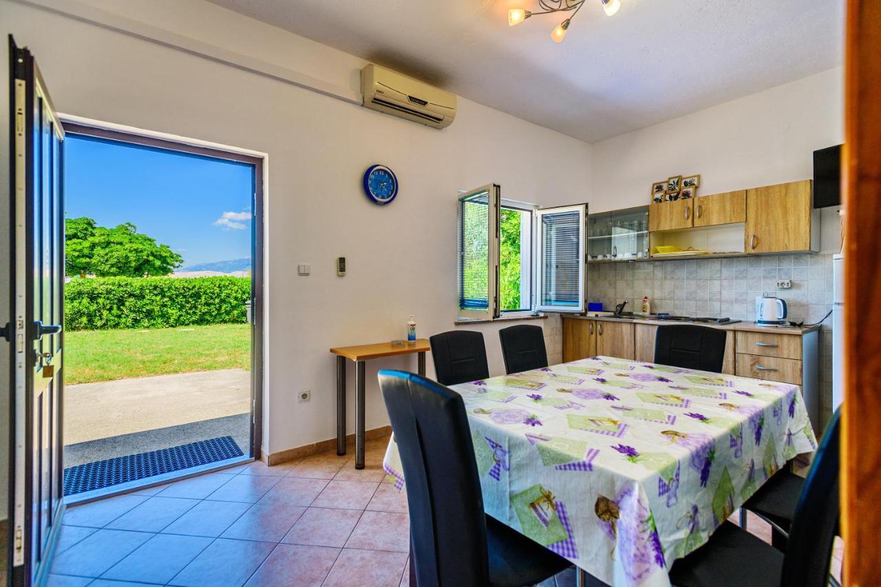 Apartmant Prosika パグ エクステリア 写真